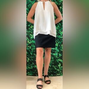 🤍 Banana Republic White Split Back Sleeveless Blouse – Size M